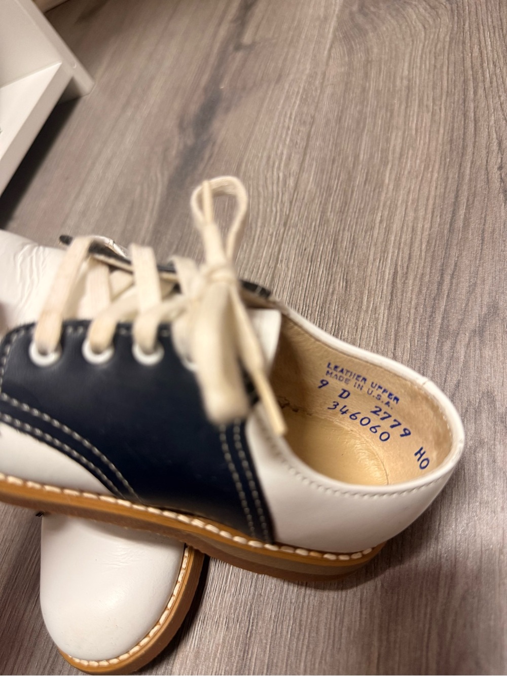 Buster Brown Leather Oxfords - Picture 4 of 6